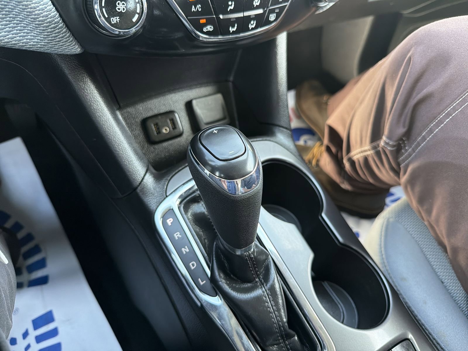 Used 2019 Chevrolet Cruze LS FWD image 32