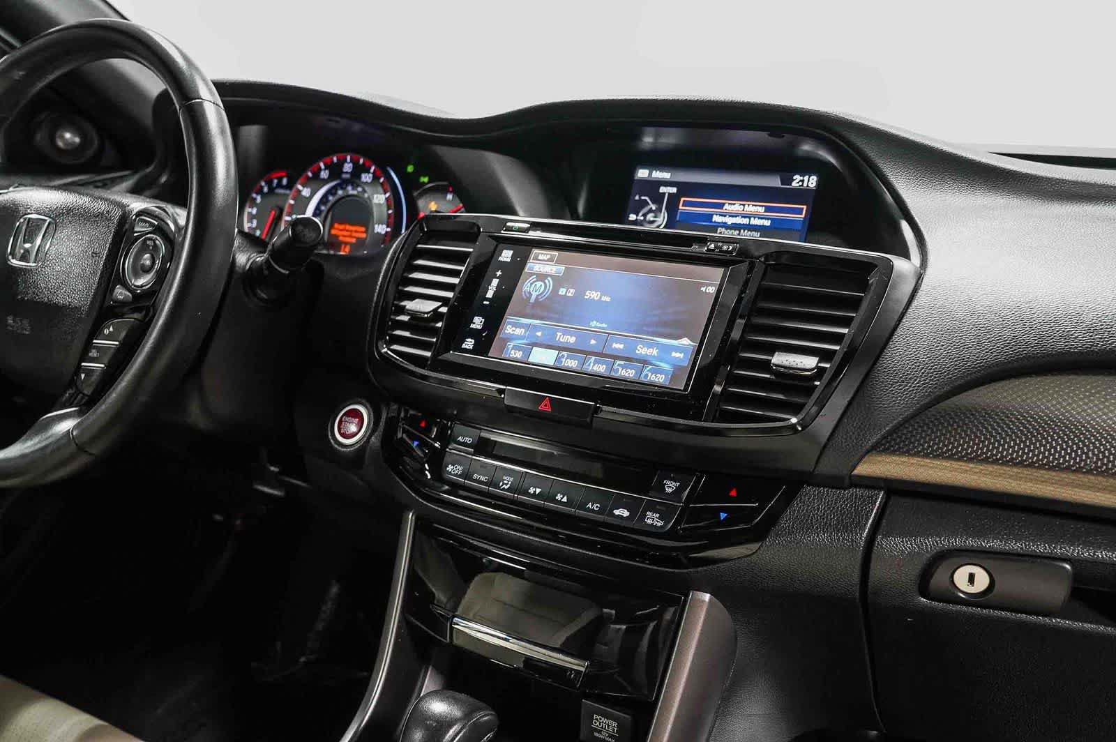 Used 2017 Honda Accord Touring image 13