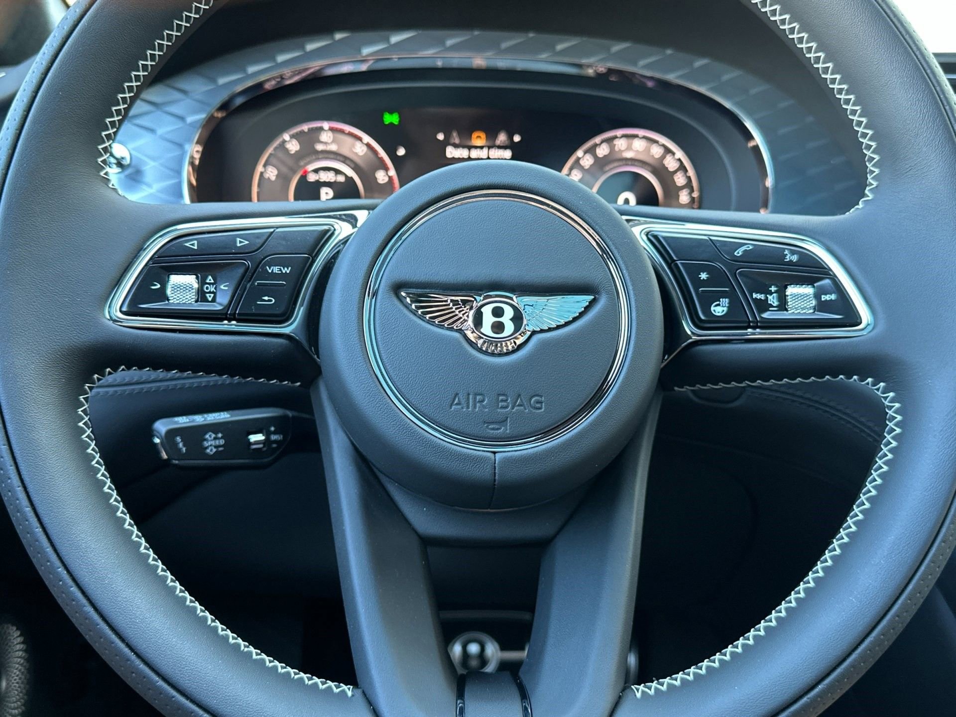 New 2025 Bentley Bentayga image 27