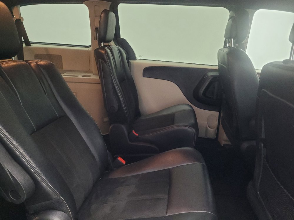 Used 2019 Dodge Grand Caravan SXT FWD image 19