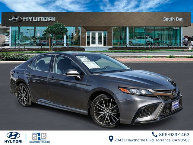 Used 2024 Toyota Camry SE FWD image 1