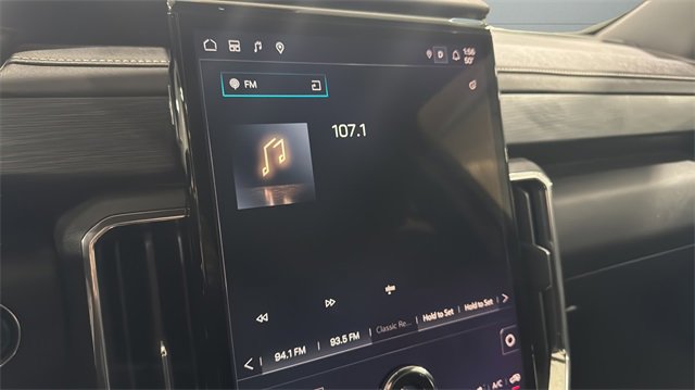 Used 2025 GMC Acadia Elevation image 13