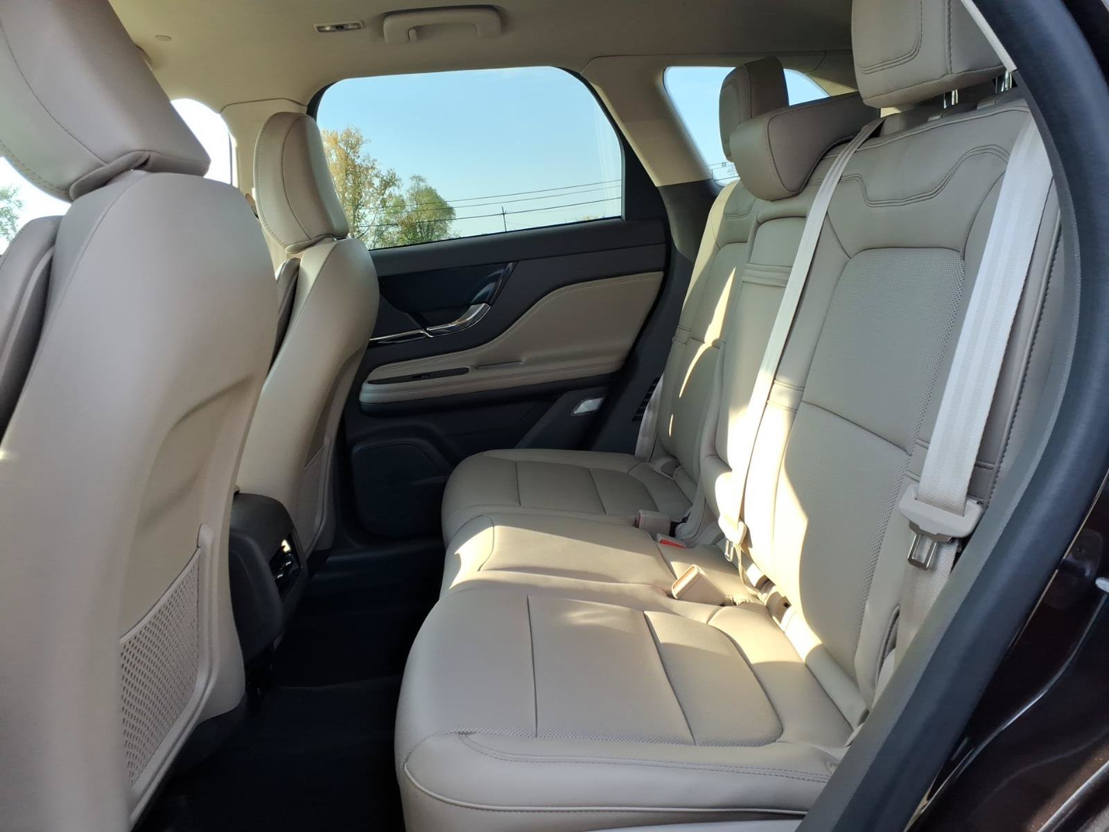 Certified 2023 Lincoln Corsair AWD w/ Equipment Group 101A image 8