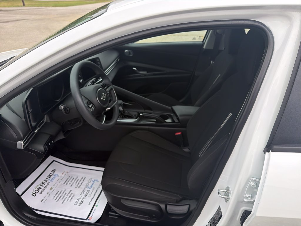 Used 2022 Hyundai Elantra SEL FWD image 13