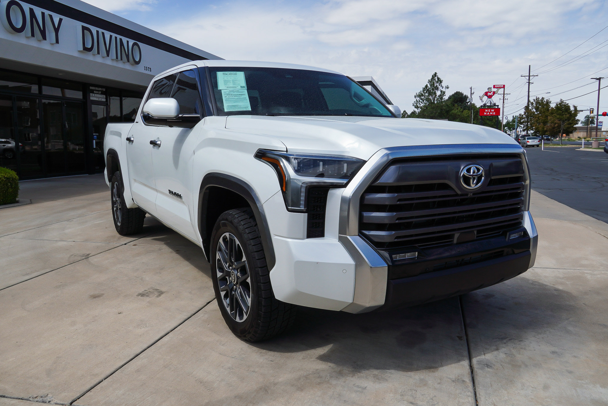 Used 2023 Toyota Tundra Limited AWD/4WD image 2
