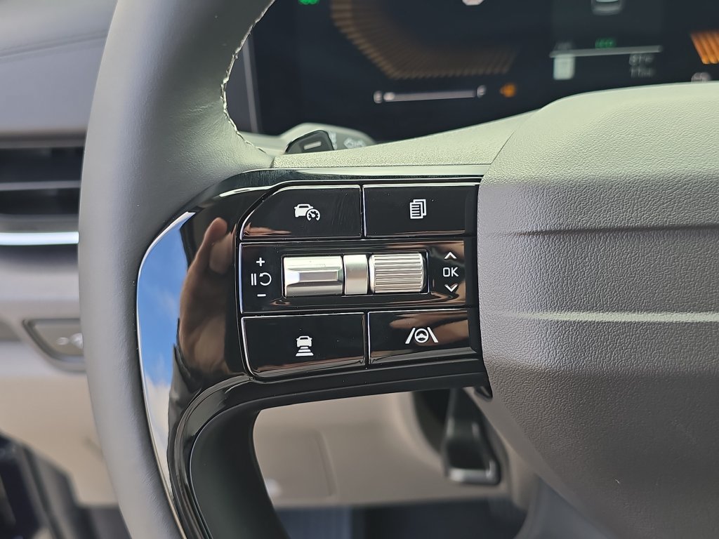 New 2027 Kia Carnival EX FWD image 31