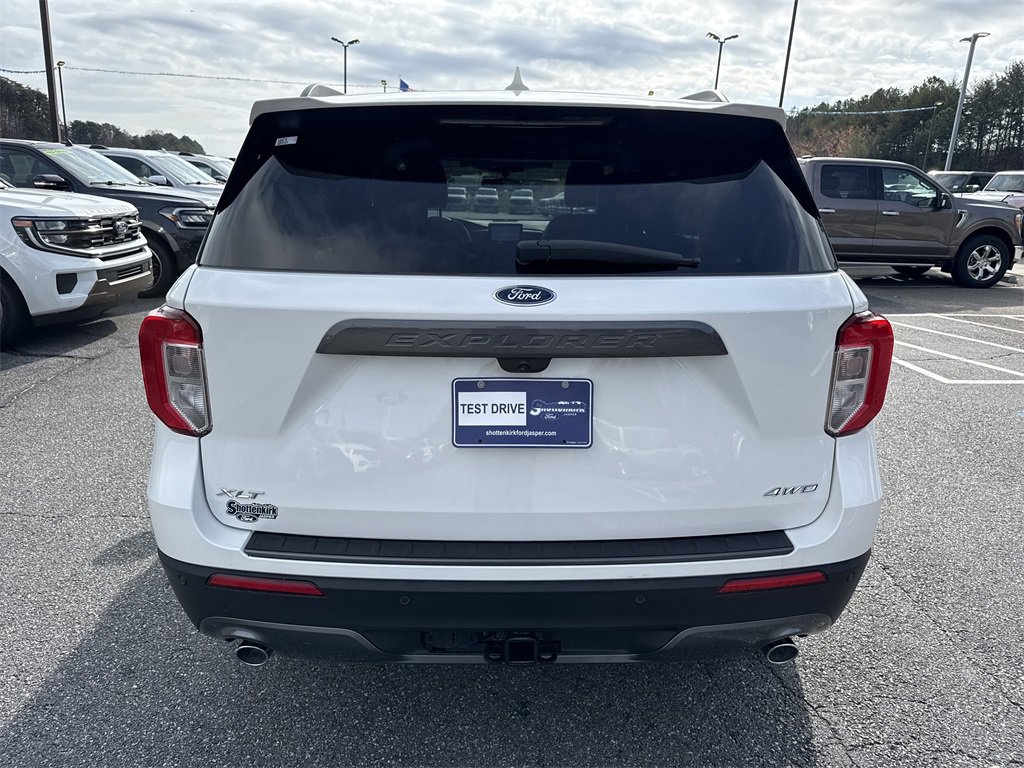 Used 2023 Ford Explorer XLT w/ Equipment Group 202A image 6