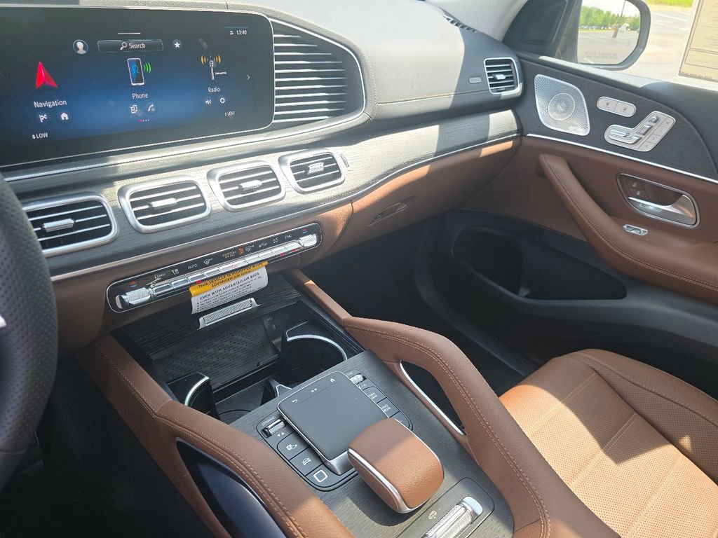 New 2026 Mercedes-Benz GLS 450 4MATIC image 32
