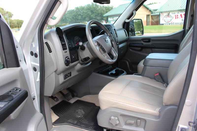 Used 2014 Nissan NV 3500 SL w/ Technology Package RWD image 30