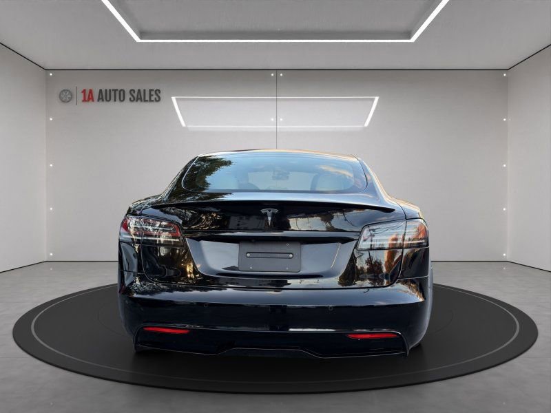 Used 2022 Tesla Model S Plaid image 4