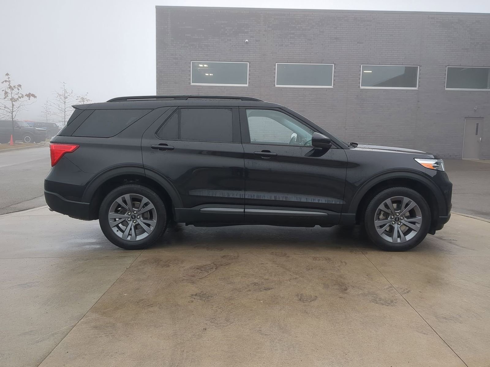 Certified 2022 Ford Explorer XLT w/ XLT Sport Appearance Package image 9