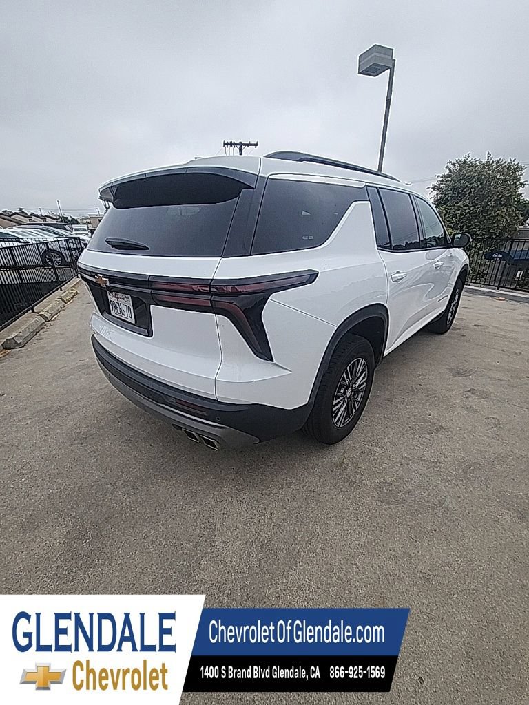 Used 2025 Chevrolet Traverse LT FWD image 6