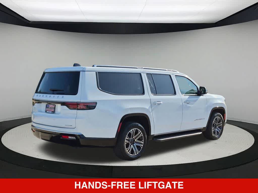 Used 2024 Jeep Wagoneer L Series II RWD image 7