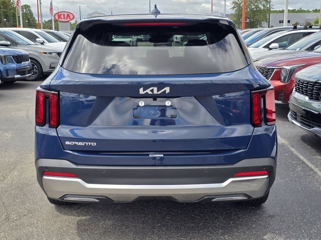 Used 2025 Kia Sorento S w/ Panoramic Sunroof Package image 4