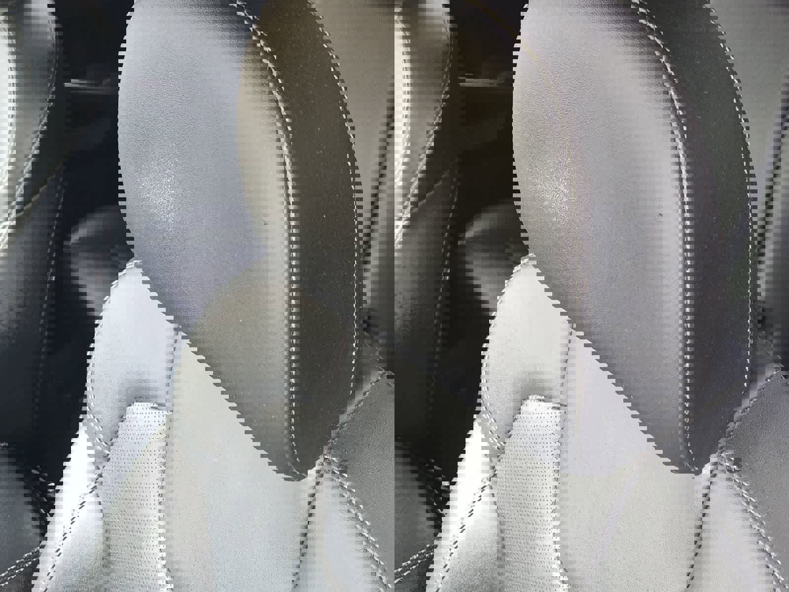 Used 2023 Kia Sorento S w/ Panoramic Sunroof Package image 14