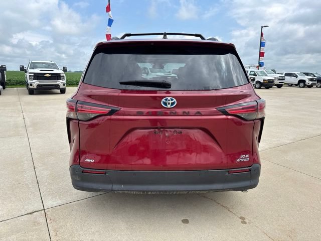 Used 2021 Toyota Sienna XLE AWD/4WD image 6