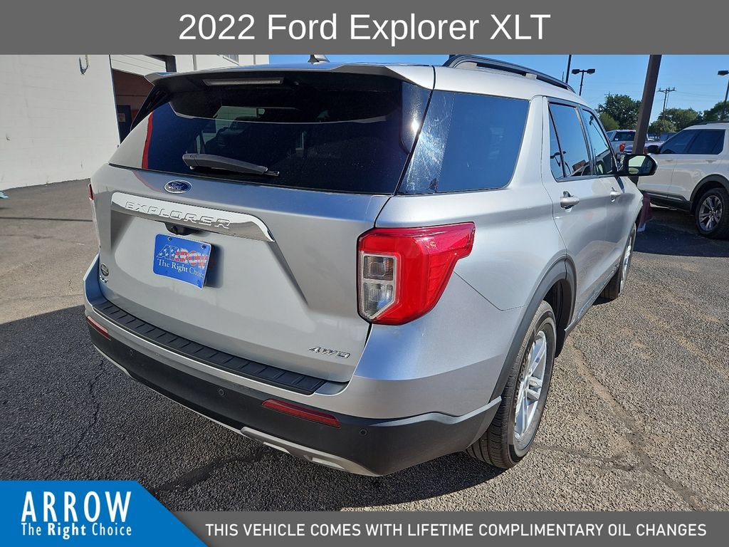 Used 2022 Ford Explorer XLT w/ Equipment Group 202A AWD/4WD image 12
