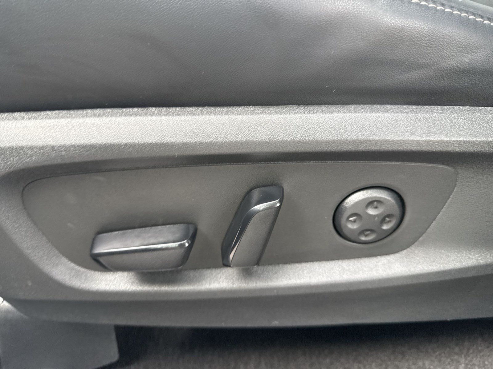 Used 2023 INFINITI QX60 Luxe AWD/4WD image 14