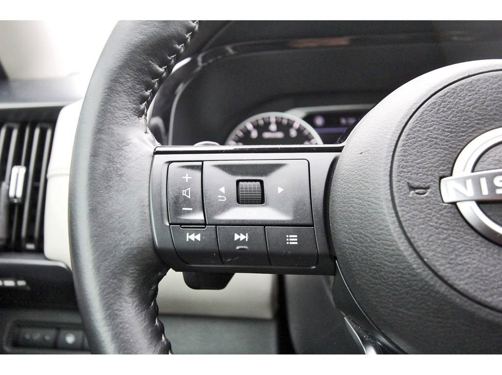 Used 2023 Nissan Pathfinder SL image 17