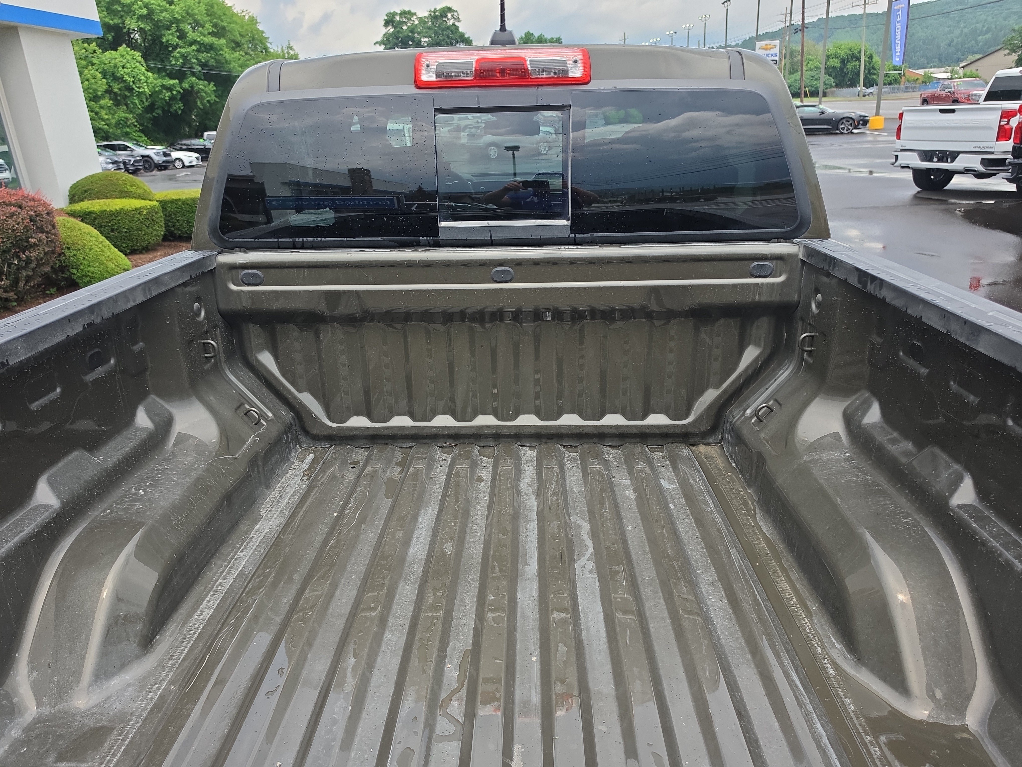 Used 2024 GMC Canyon Elevation w/ Elevation Premium Package AWD/4WD image 5