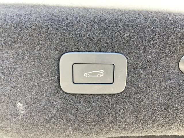 Used 2023 Jaguar XF R-Dynamic SE AWD/4WD image 30