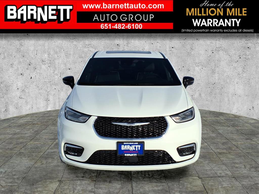 New 2026 Chrysler Pacifica Limited image 9