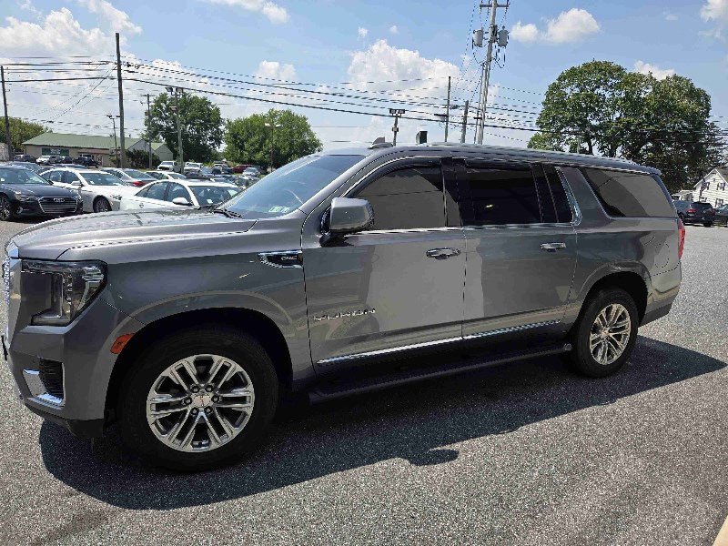 Used 2021 GMC Yukon XL SLT w/ SLT Premium Package image 6