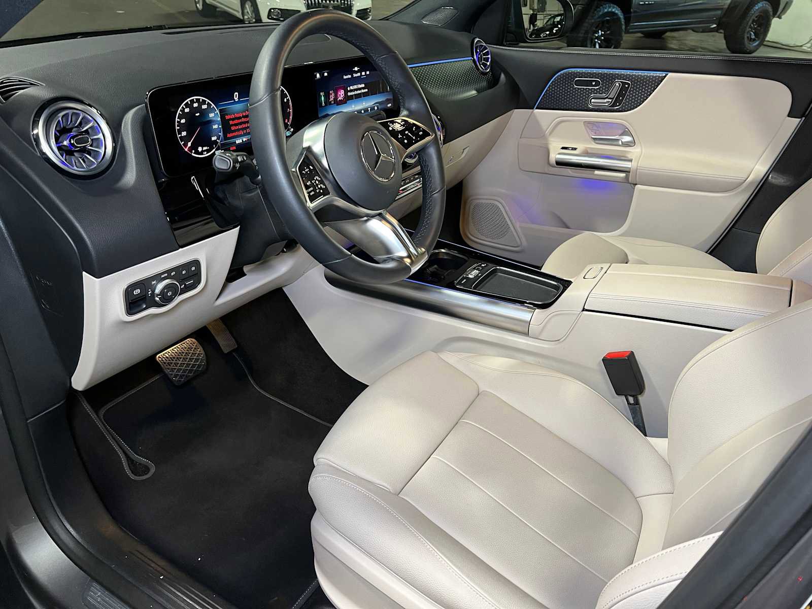 Used 2025 Mercedes-Benz GLA 250 4MATIC image 21