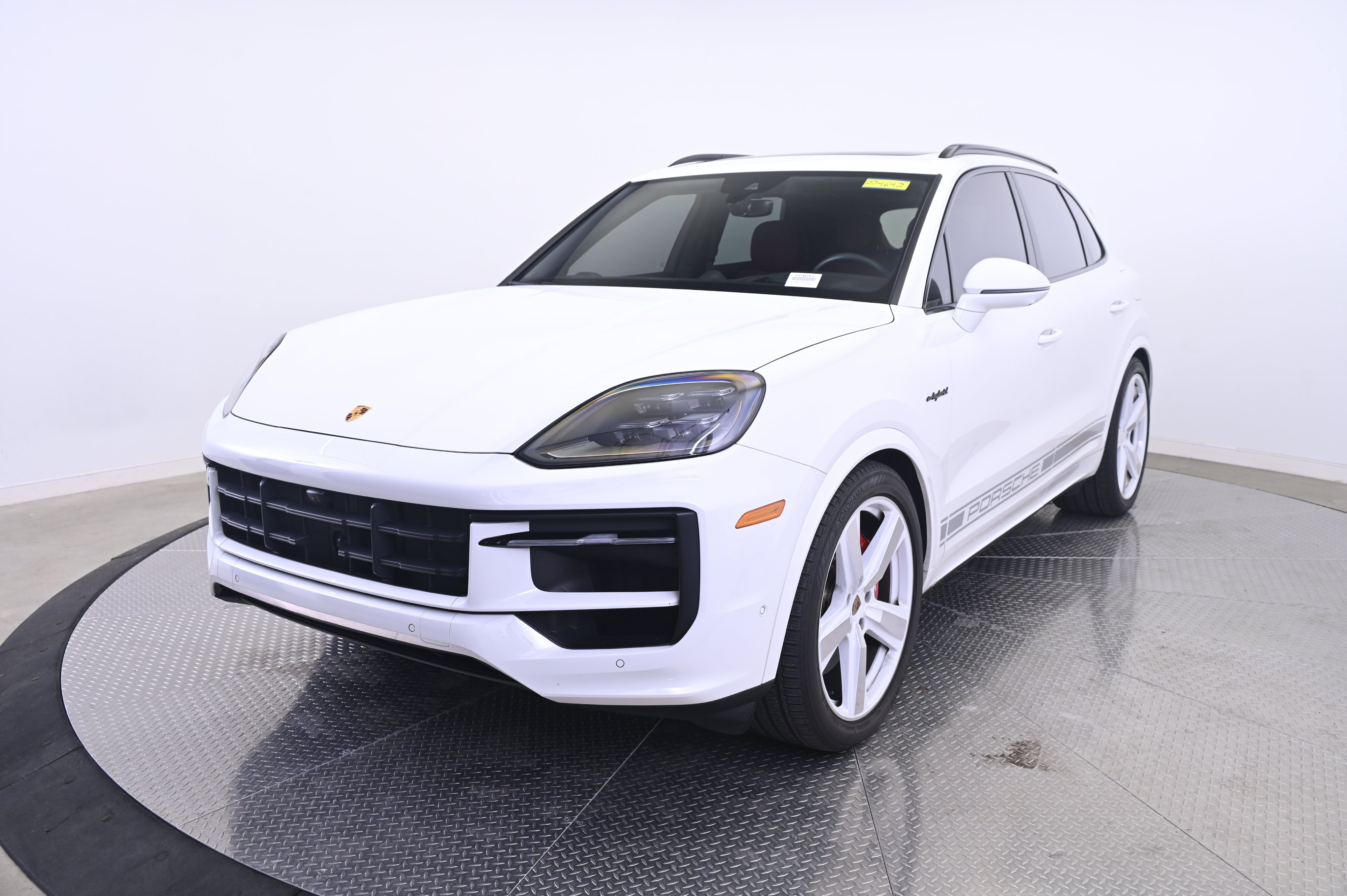 Certified 2025 Porsche Cayenne S AWD/4WD image 1