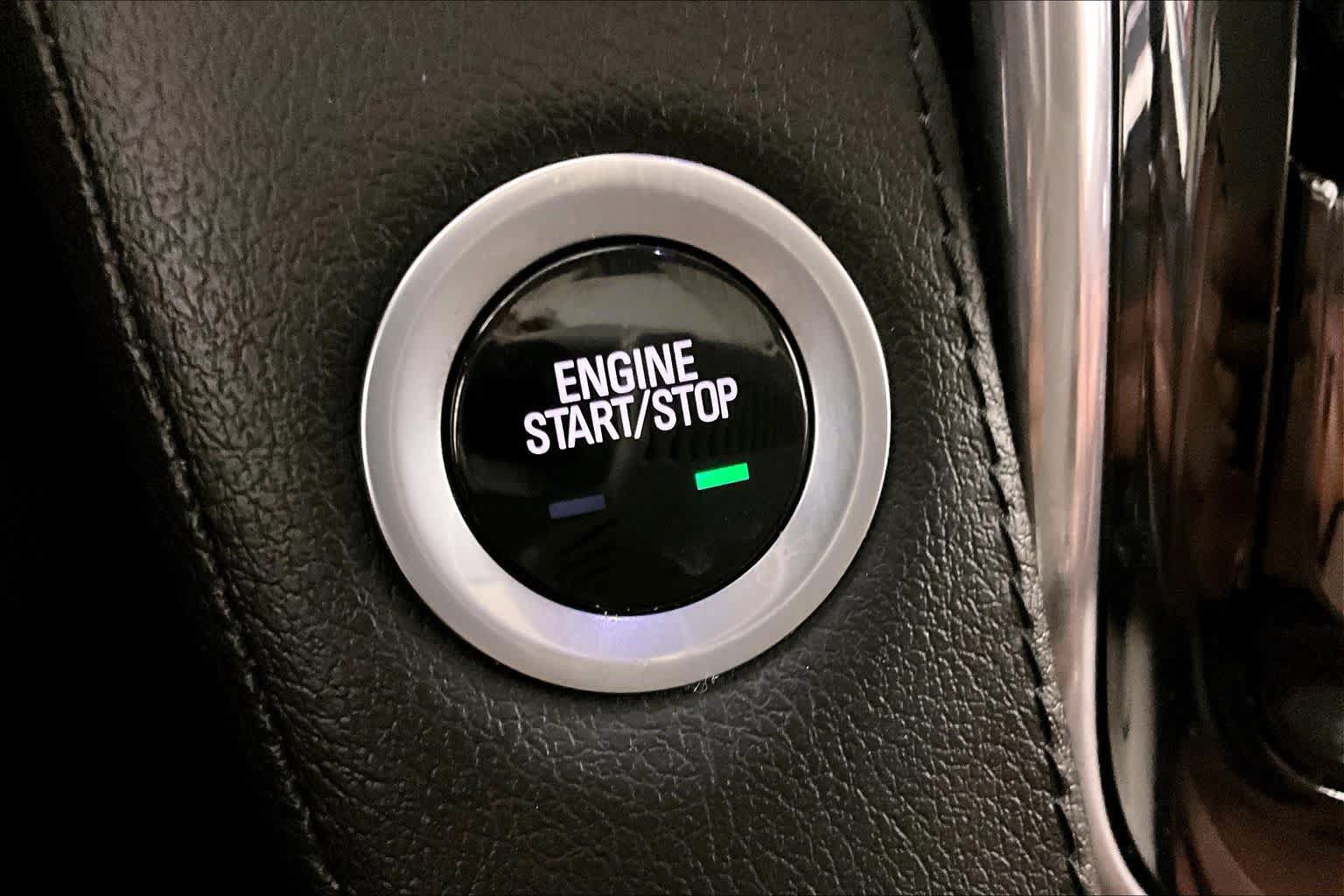 Used 2018 Cadillac Escalade Premium Luxury AWD/4WD image 33