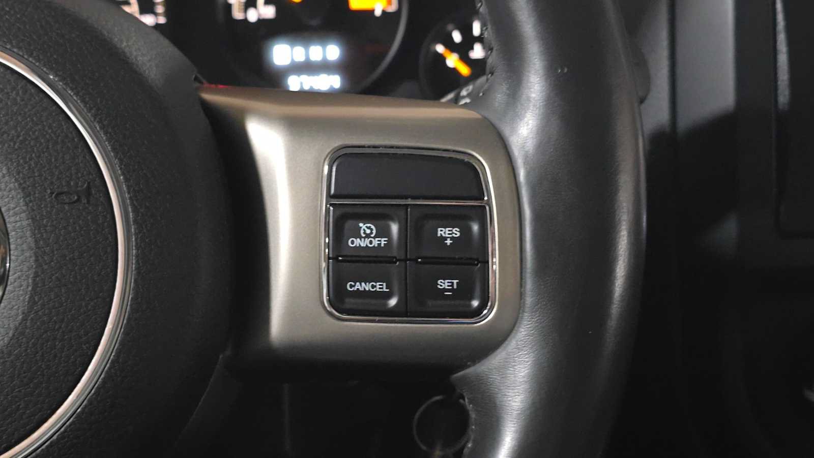 Used 2015 Jeep Patriot High Altitude AWD/4WD image 27