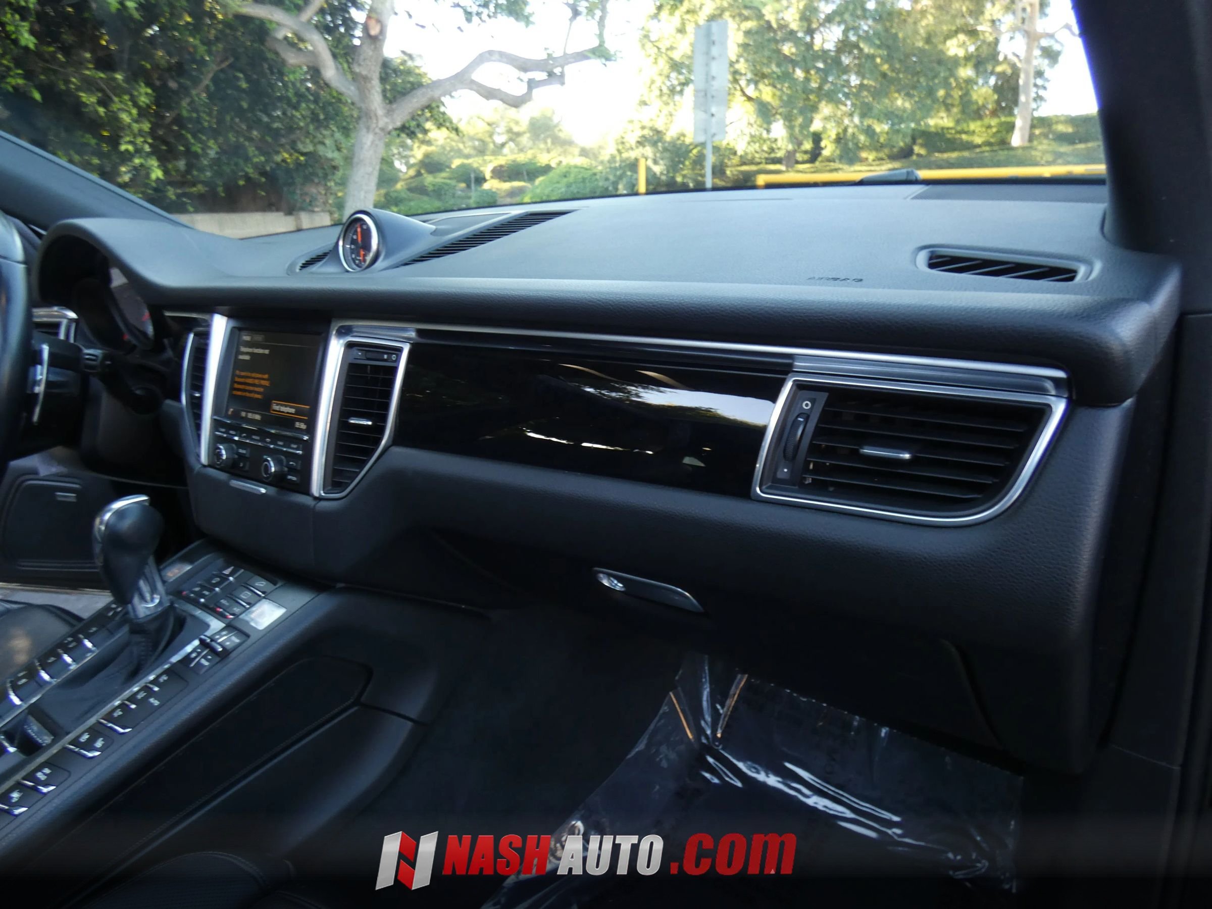 Used 2015 Porsche Macan S AWD/4WD image 29