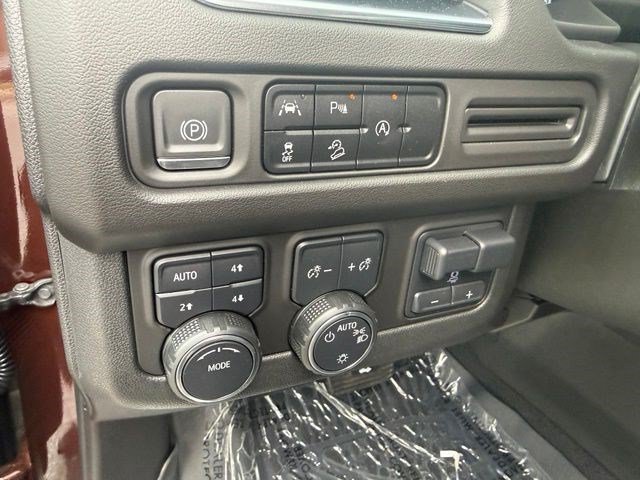 Used 2023 Chevrolet Tahoe Z71 w/ Max Trailering Package AWD/4WD image 14