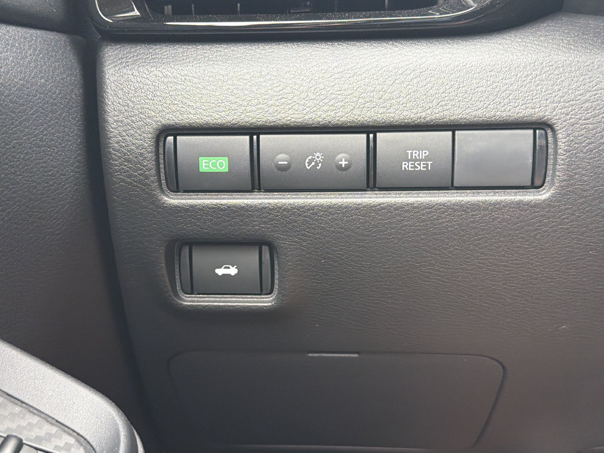 Used 2025 Nissan Sentra SV w/ Trunk Package FWD image 27