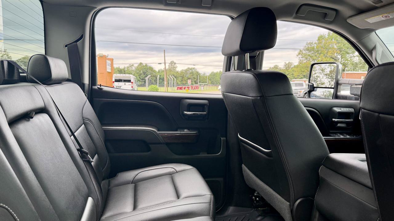 Used 2017 GMC Sierra 2500 SLT w/ Duramax Plus Package AWD/4WD image 12