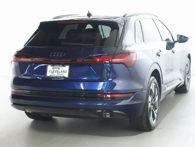 Used 2022 Audi e-tron Premium AWD/4WD image 50