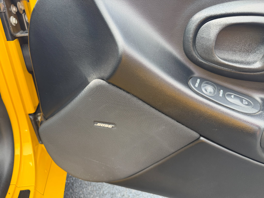 Used 2001 Chevrolet Corvette Convertible w/ Preferred Equipment Group2 RWD image 26