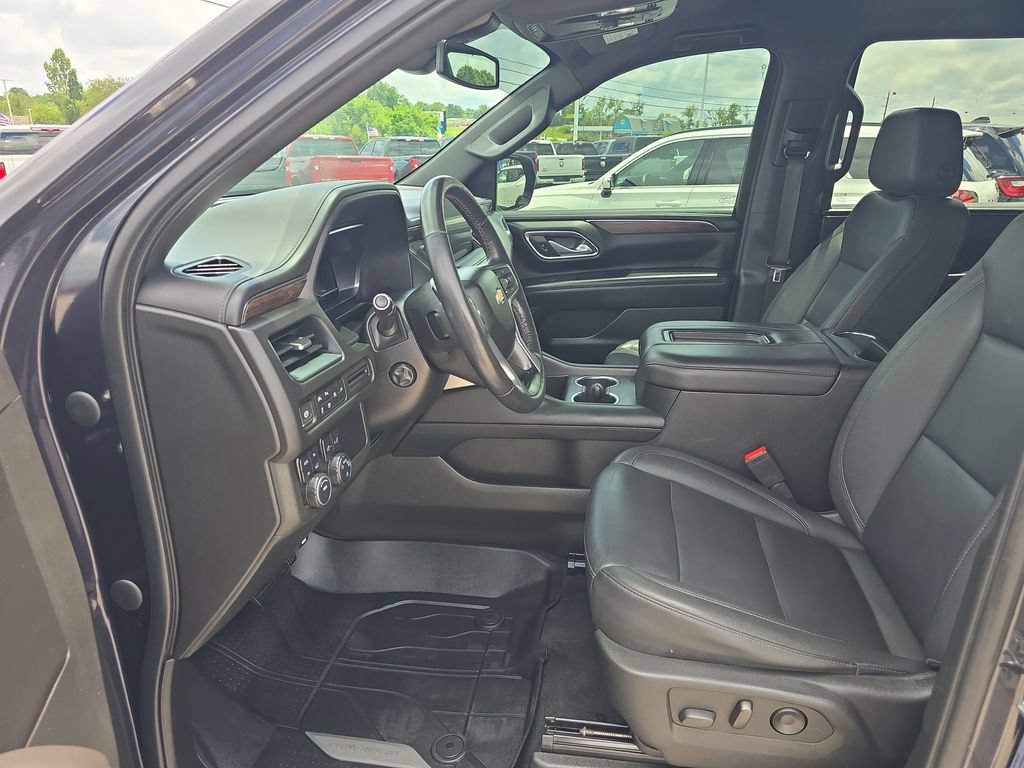 Used 2022 Chevrolet Tahoe LT w/ Luxury Package AWD/4WD image 26