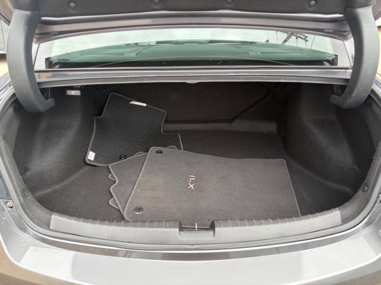 Used 2017 Acura ILX FWD image 11