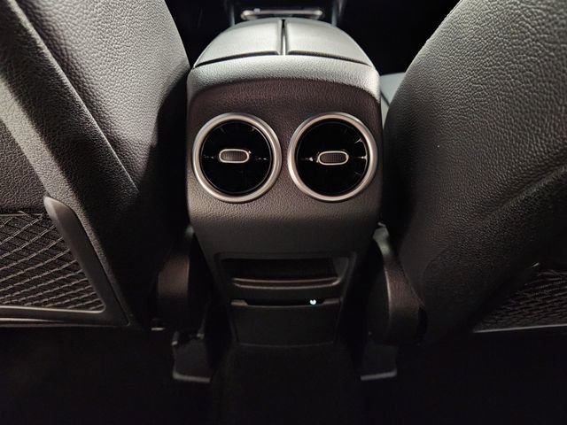 Used 2025 Mercedes-Benz GLB 250 GLB 250 image 30