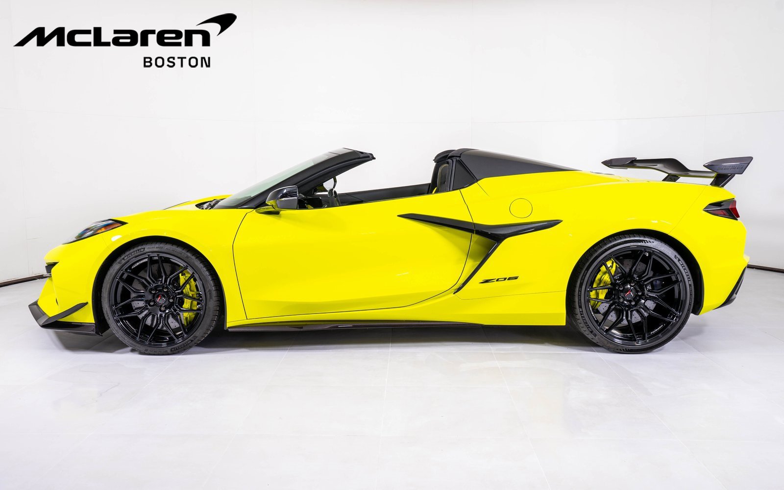 Used 2023 Chevrolet Corvette Z06 w/ Z07 Performance Package image 2