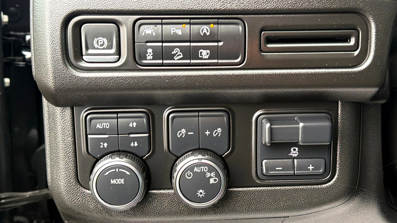 Used 2024 Chevrolet Tahoe Z71 image 12