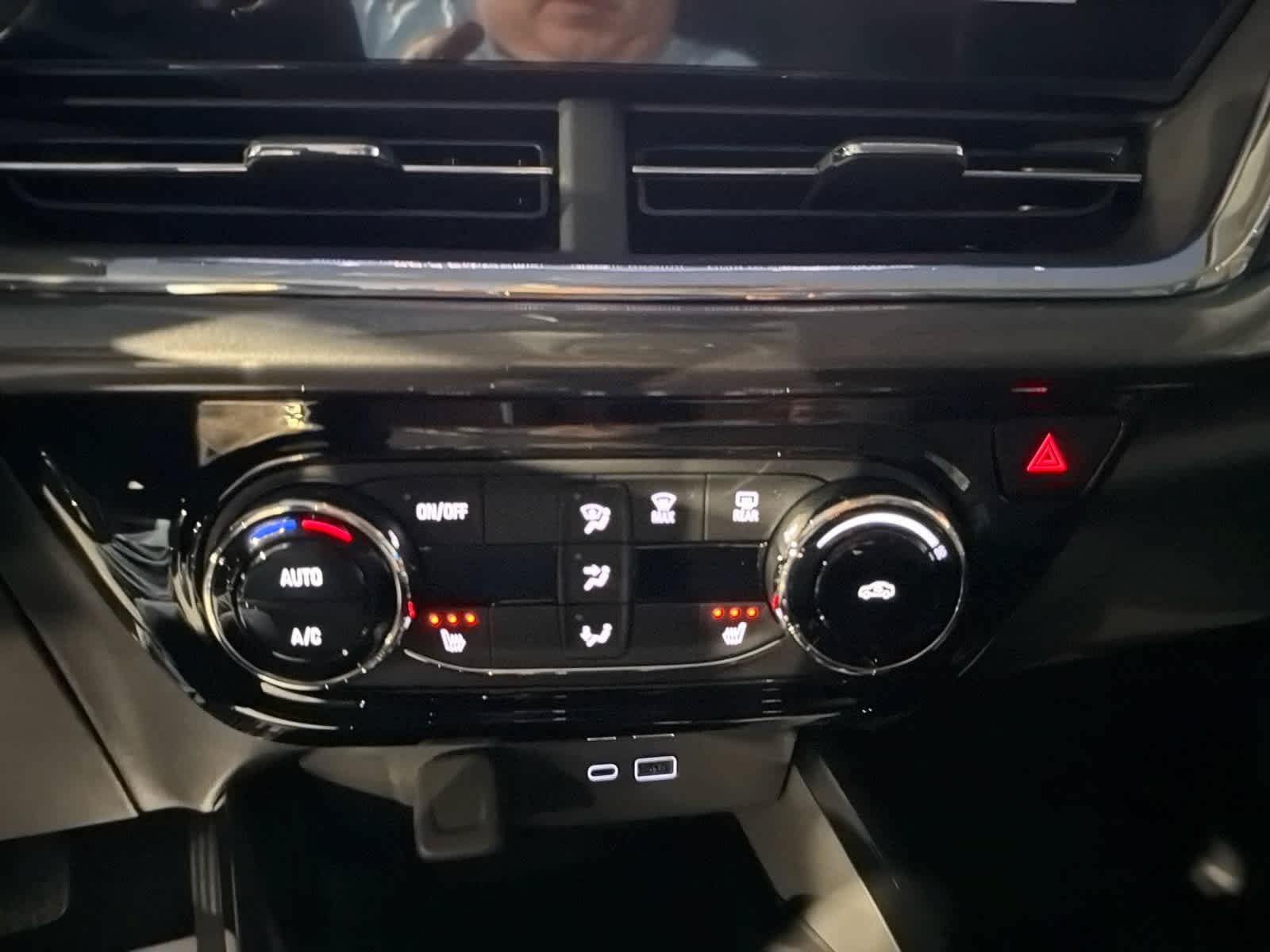 New 2026 Chevrolet Trax ACTIV w/ Sunroof Package FWD image 26