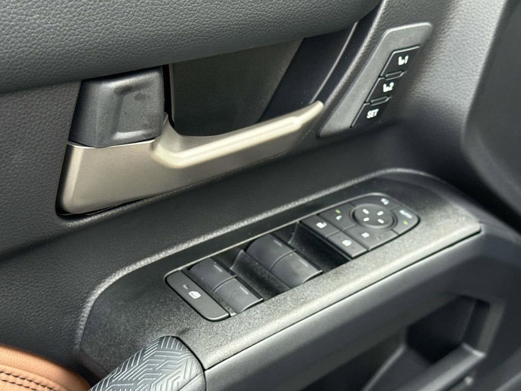 Used 2025 Toyota 4Runner Limited image 23