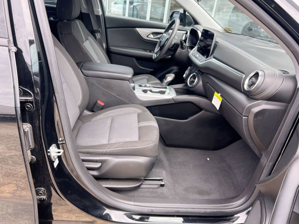 Used 2023 Chevrolet Blazer LT AWD/4WD image 22