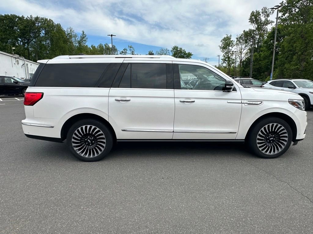 Used 2018 Lincoln Navigator L Reserve w/ Technology Package AWD/4WD image 4