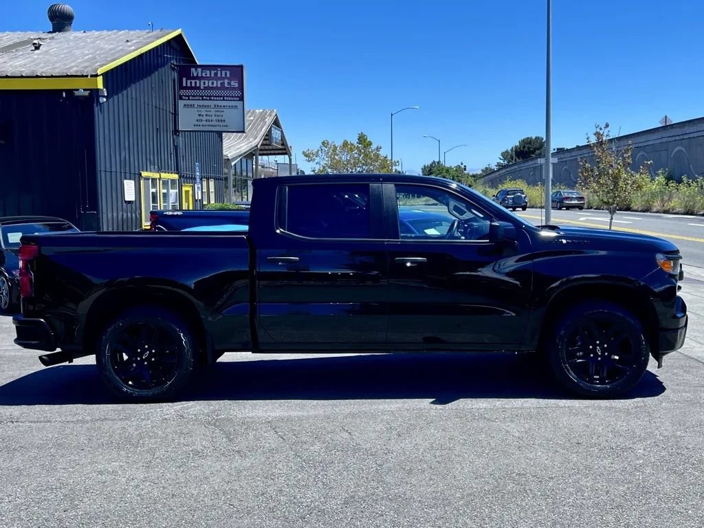 Used 2023 Chevrolet Silverado 1500 Custom w/ LPO, Dark Essentials Package RWD image 4
