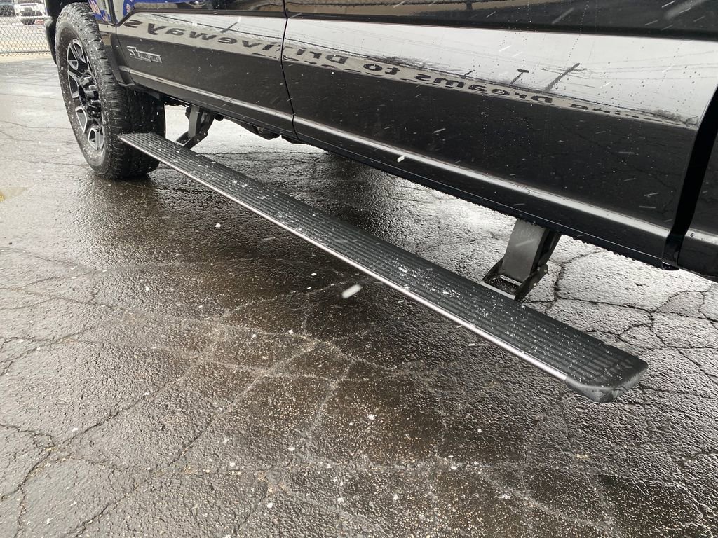 Used 2025 Ford F250 Platinum image 9