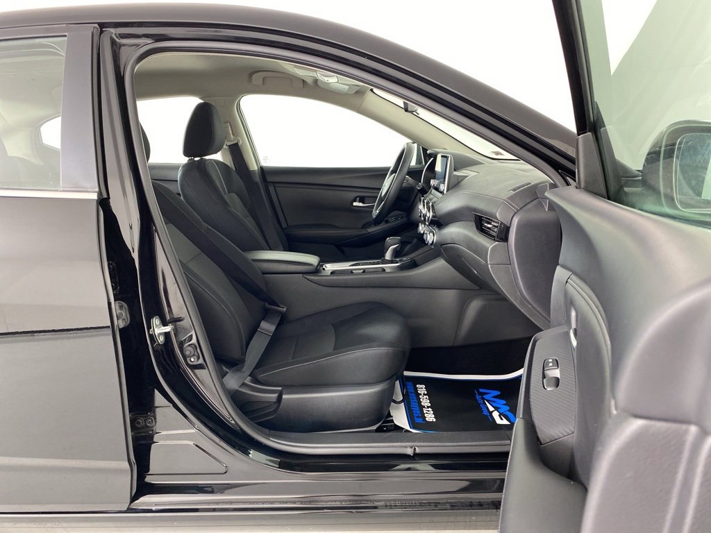 Used 2024 Nissan Sentra SV image 39