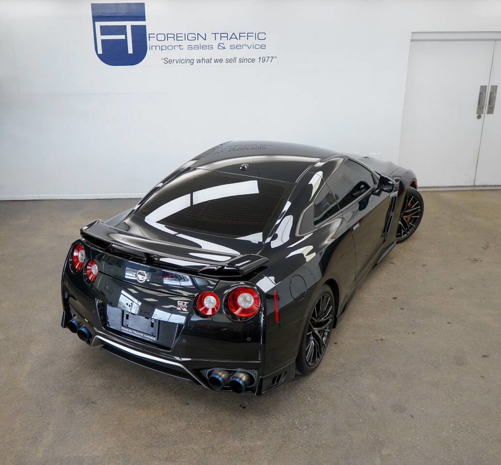Used 2021 Nissan GT-R Premium image 22